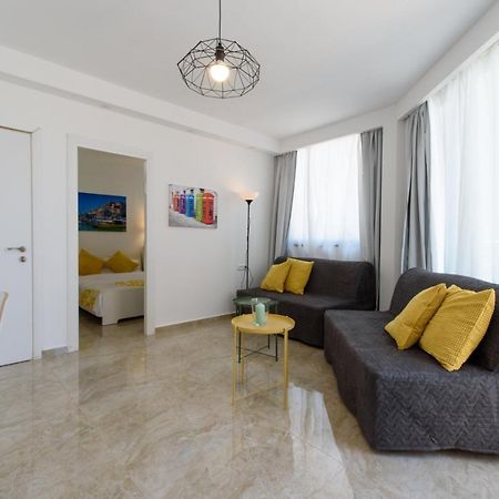 Studio & Apartments On The Beach By Aspentlv Tel Aviv Exteriör bild