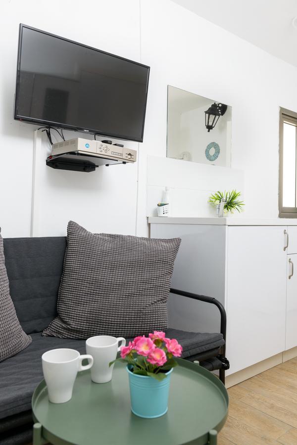 Studio & Apartments On The Beach By Aspentlv Tel Aviv Exteriör bild