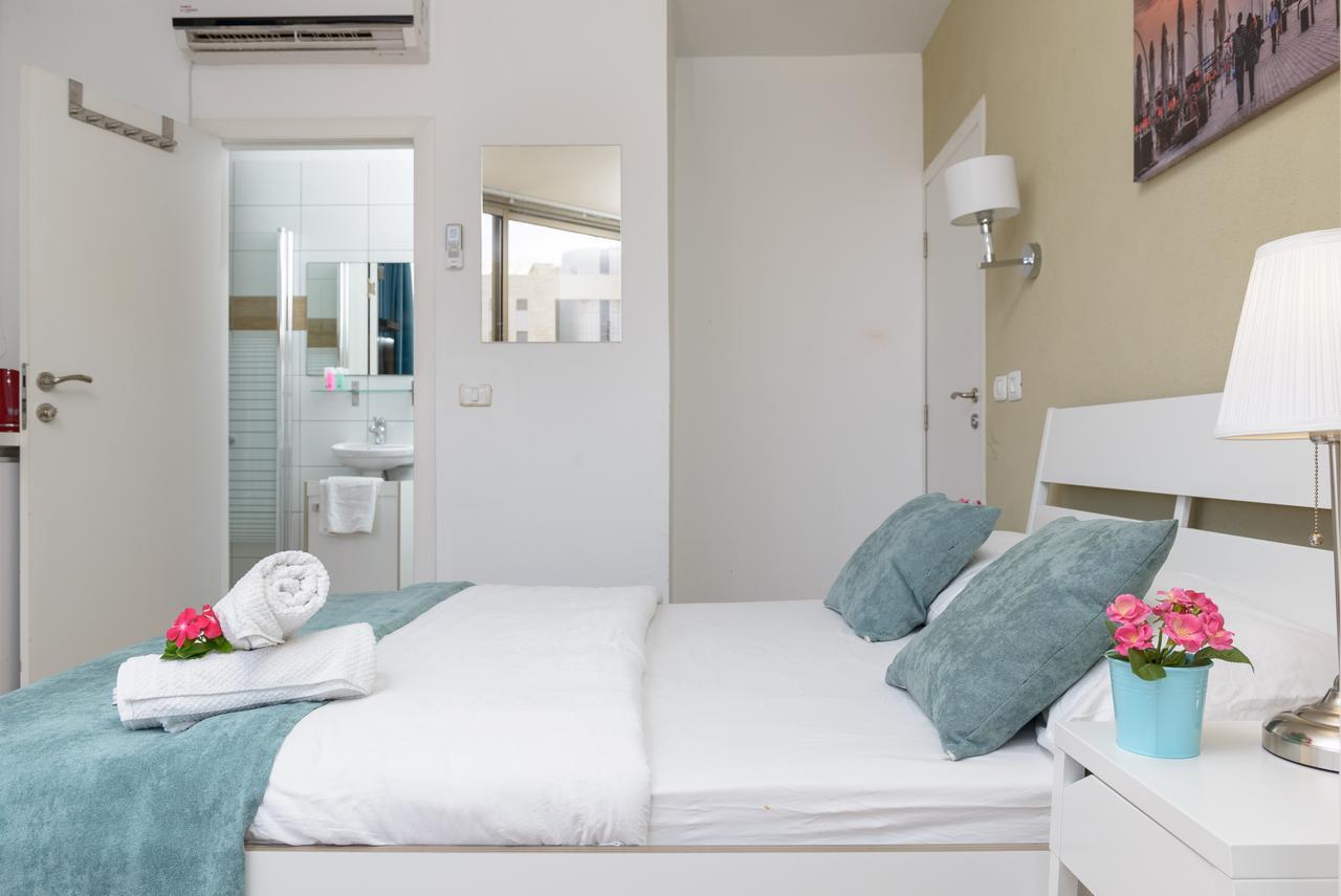 Studio & Apartments On The Beach By Aspentlv Tel Aviv Exteriör bild