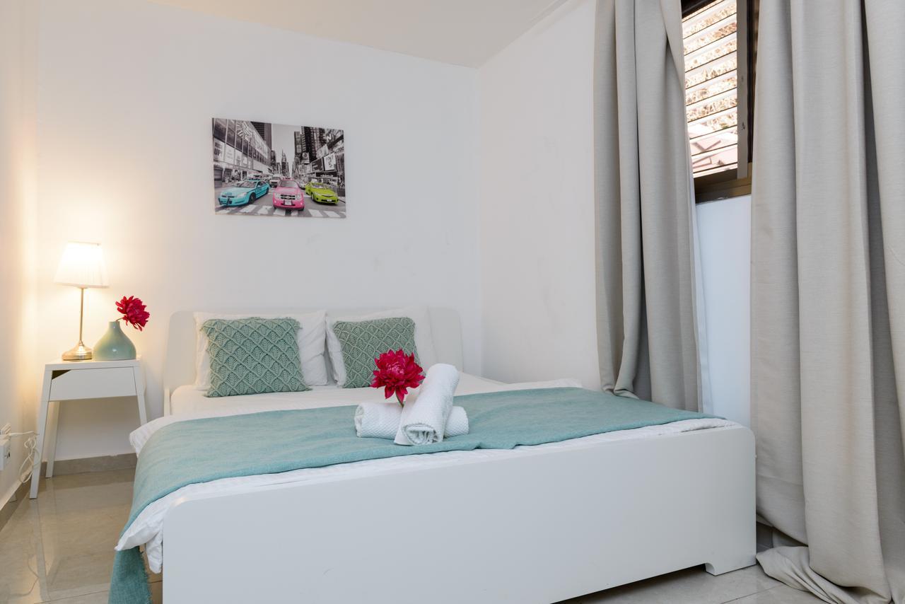 Studio & Apartments On The Beach By Aspentlv Tel Aviv Exteriör bild
