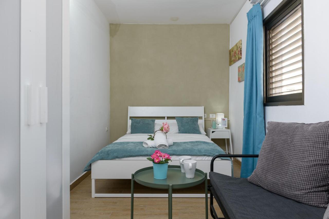 Studio & Apartments On The Beach By Aspentlv Tel Aviv Exteriör bild