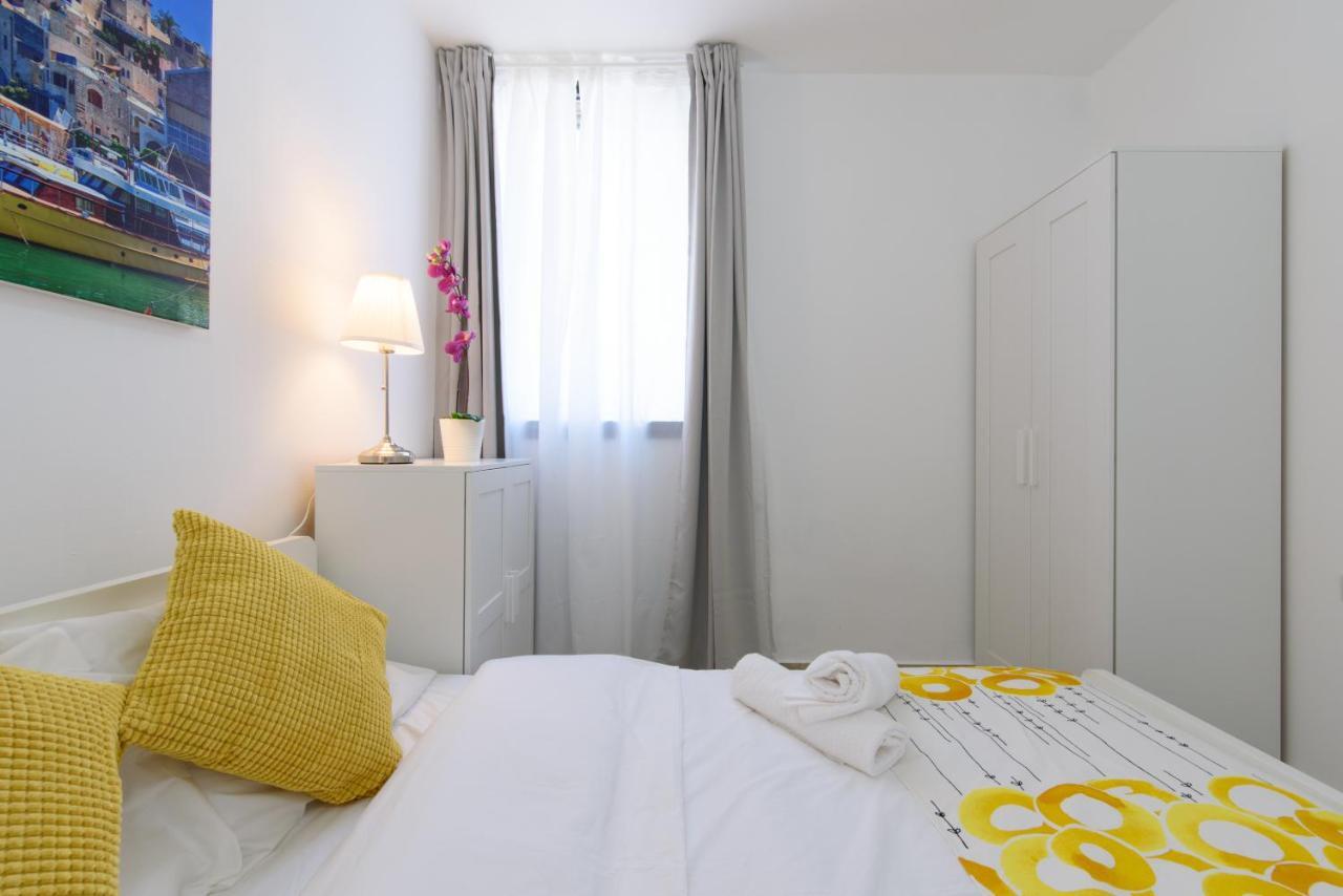 Studio & Apartments On The Beach By Aspentlv Tel Aviv Exteriör bild